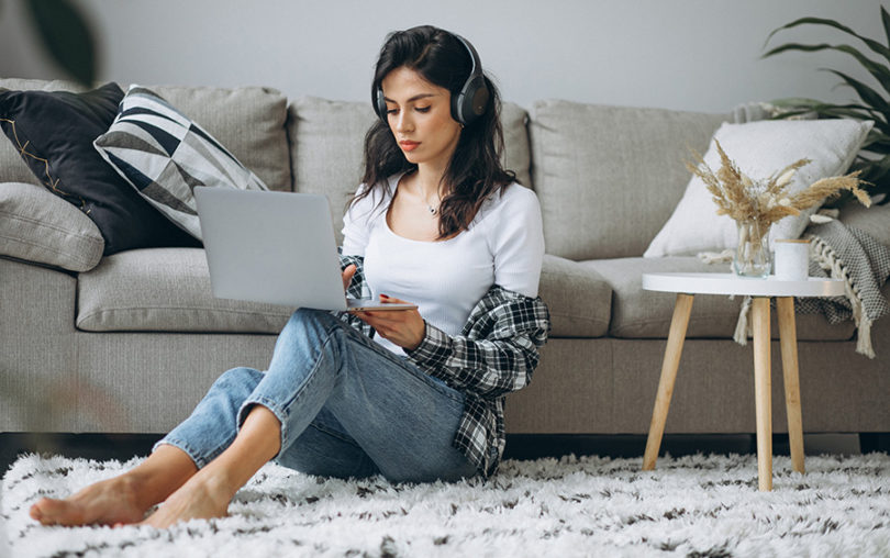 Simak 5 Tips Agar Foto Ootd Tetap Kece Meski Di Rumah Aja Wartaevent Com