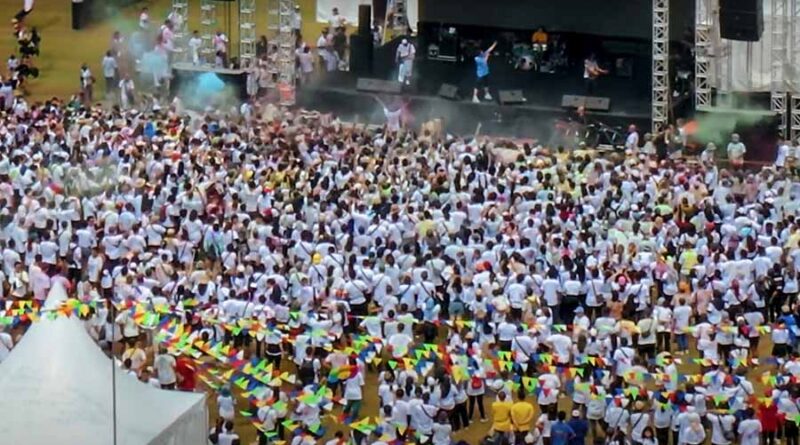 Paramount Enterprise Rayakan HUT ke-18 dengan Paramount Fun Color Run