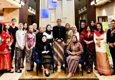 Grand Dafam Braga Bandung Gaungkan Semangat Bhinneka Tunggal Ika Lewat Busana Tradisional