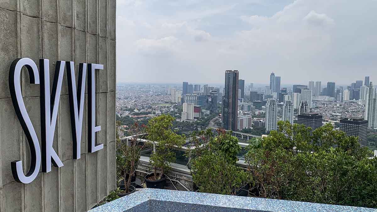 SKYE Rooftop Ikonik Jakarta Kembali Dibuka Ini Tampilannya