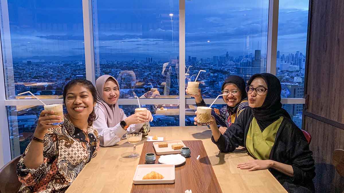 Ngopi di Atas Kota, sky26coffee Kemayoran